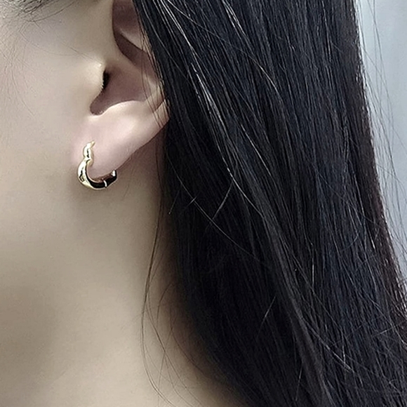 Silver Heart Clasp Hoop Minimalist Earrings  Petite - Picture 3 of 3